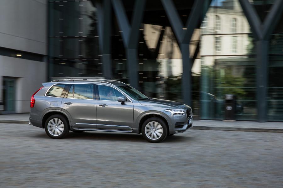  Volvo XC90 D5 Momentum 2015 года  (UK) (фото 15 из 30)